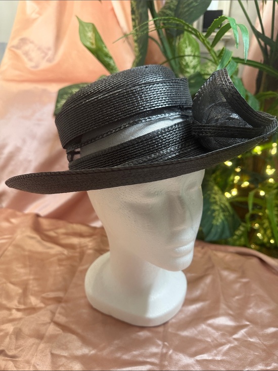 Vintage Women’s Dress Hat with Floral Accent main image 12